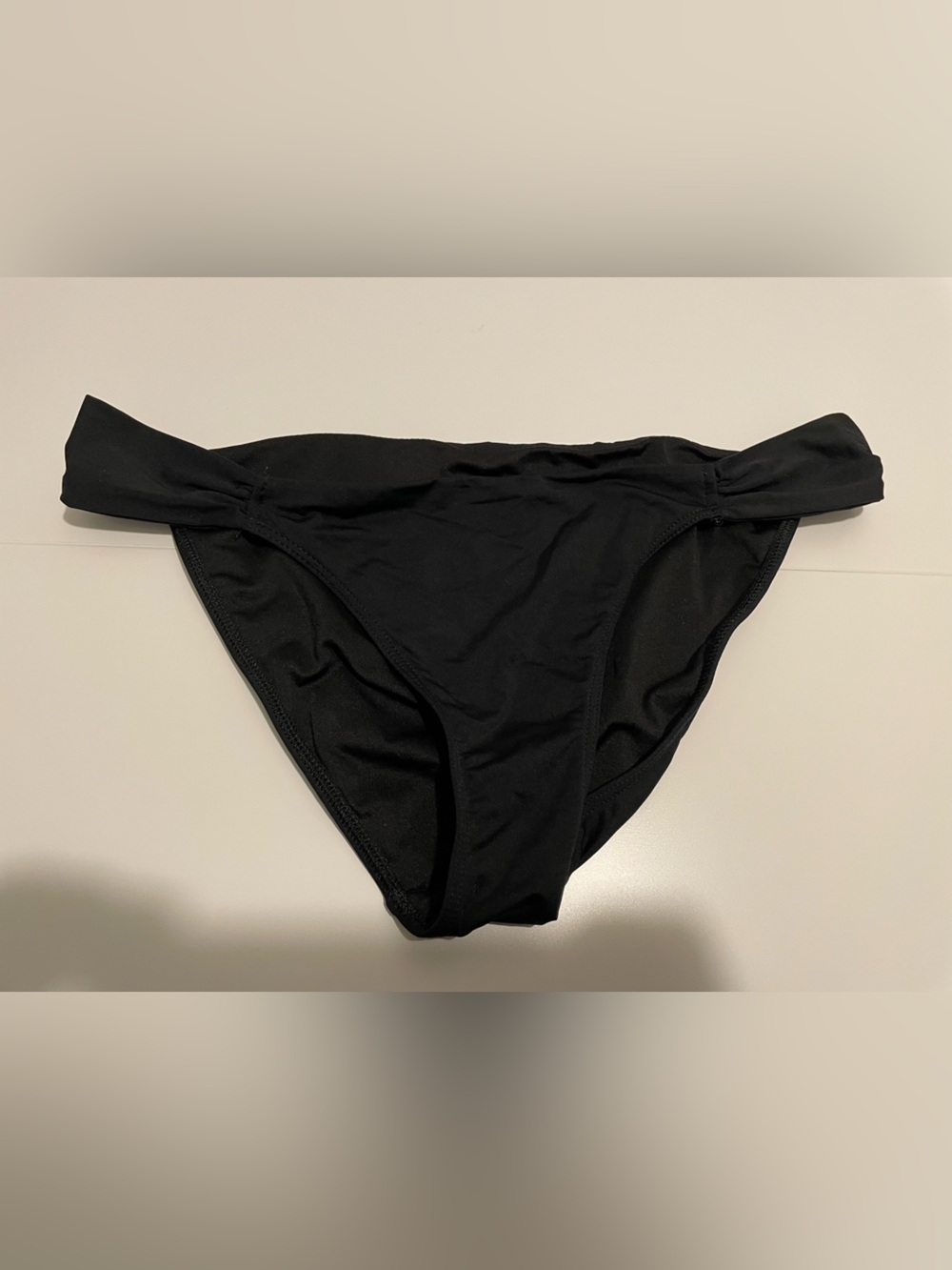 Victoria's Secret Brand Women's size Medium Black Harlow Bikini Bottoms